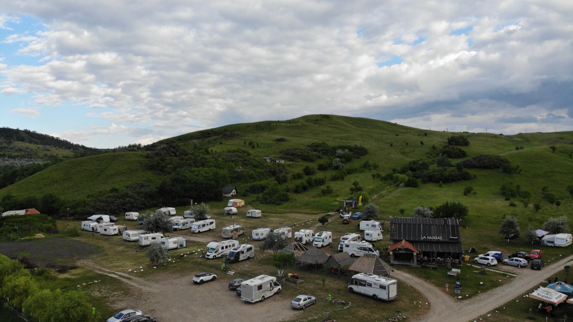 La Hangar - Madyland, zonă de camping