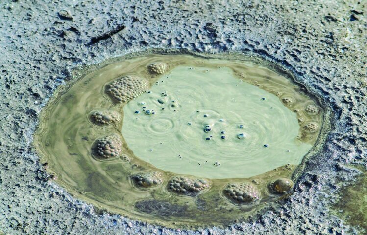 Lac de noroi clocotitor (Fierbător)